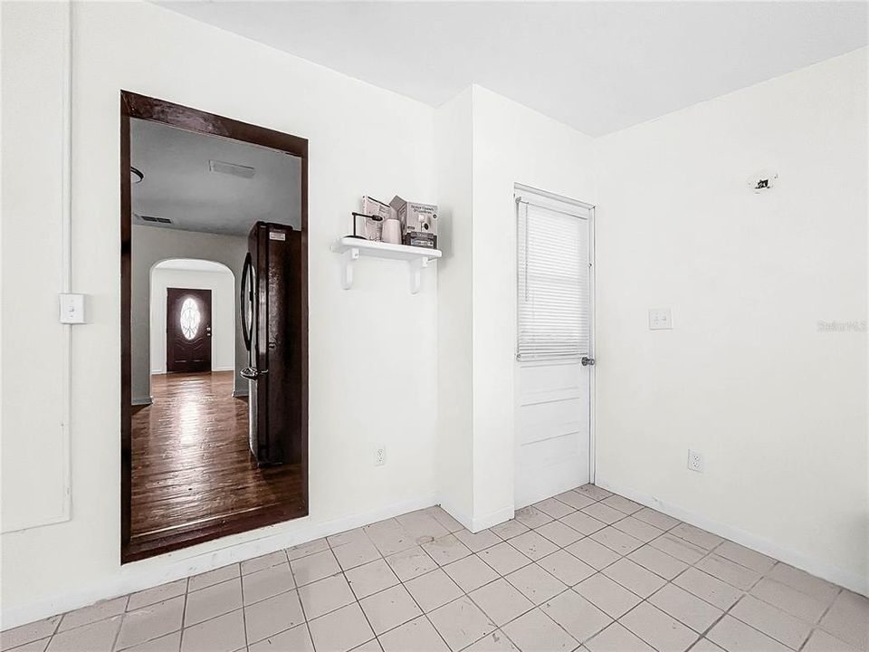 For Sale: $240,000 (2 beds, 2 baths, 1058 Square Feet)