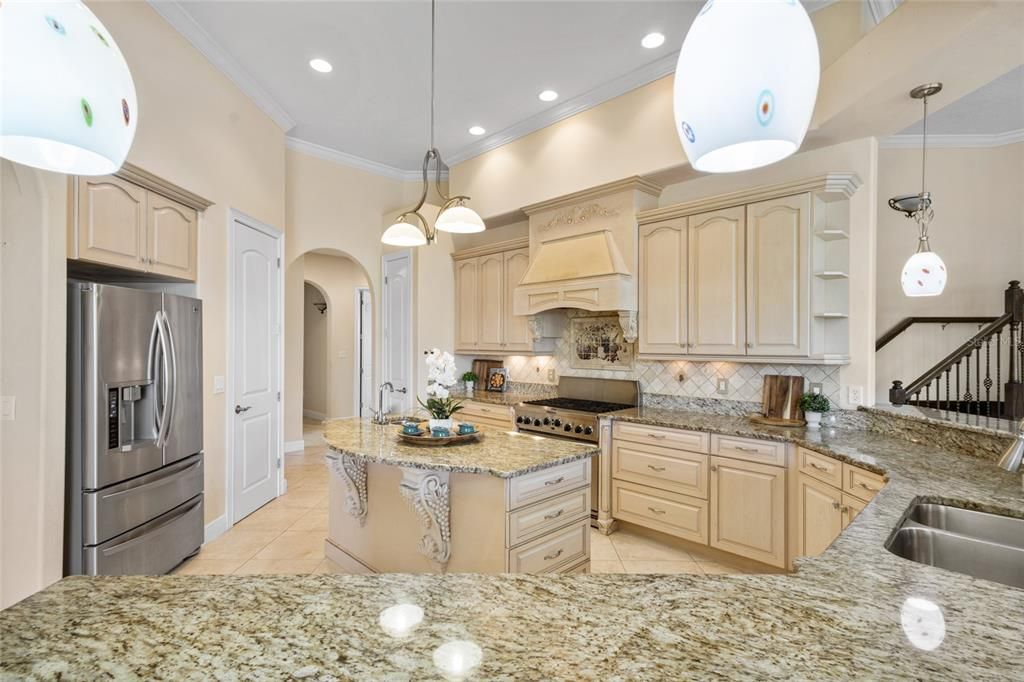Recently Sold: $1,250,000 (5 beds, 4 baths, 4918 Square Feet)