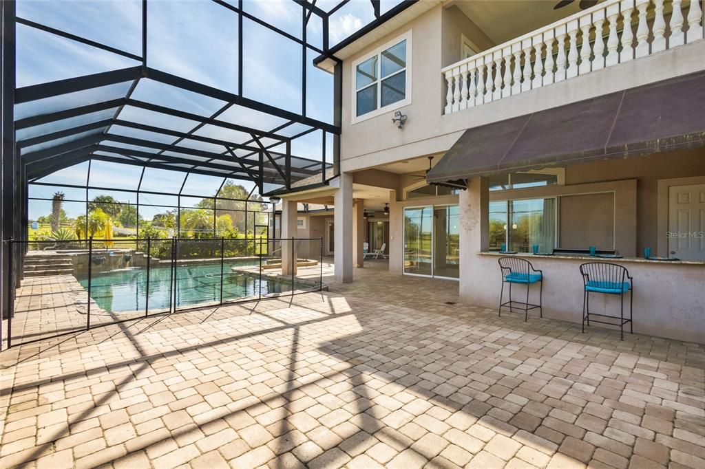 Recently Sold: $1,250,000 (5 beds, 4 baths, 4918 Square Feet)