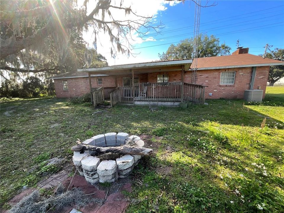 Recently Sold: $285,000 (3 beds, 2 baths, 2079 Square Feet)