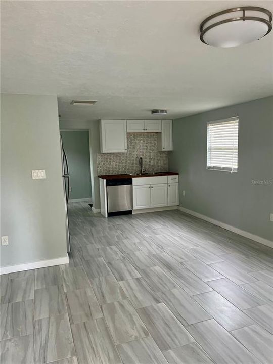 Recently Rented: $1,450 (2 beds, 1 baths, 720 Square Feet)