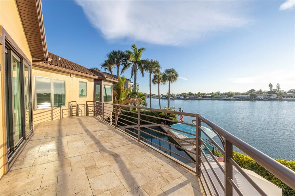 For Sale: $3,950,000 (4 beds, 4 baths, 5220 Square Feet)