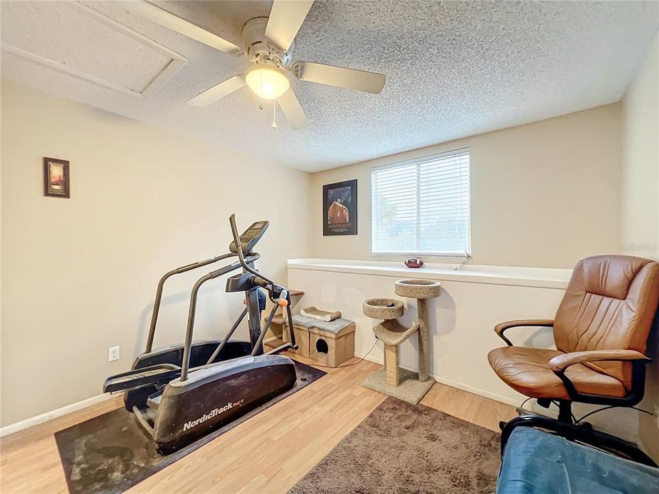 Active With Contract: $310,000 (3 beds, 2 baths, 1706 Square Feet)