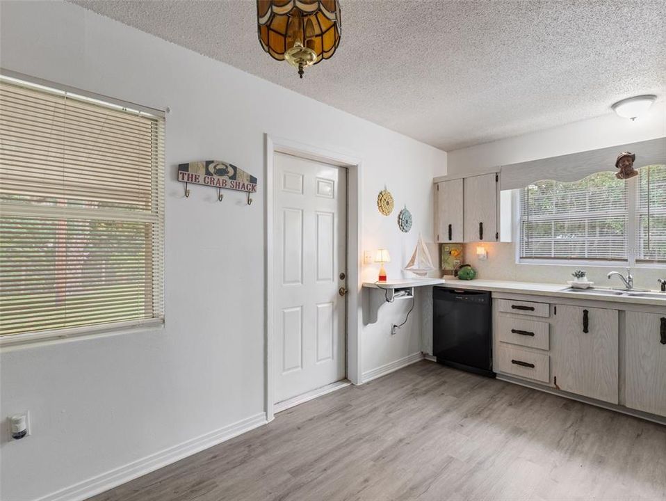 Large Kitchen with loads of cabinets