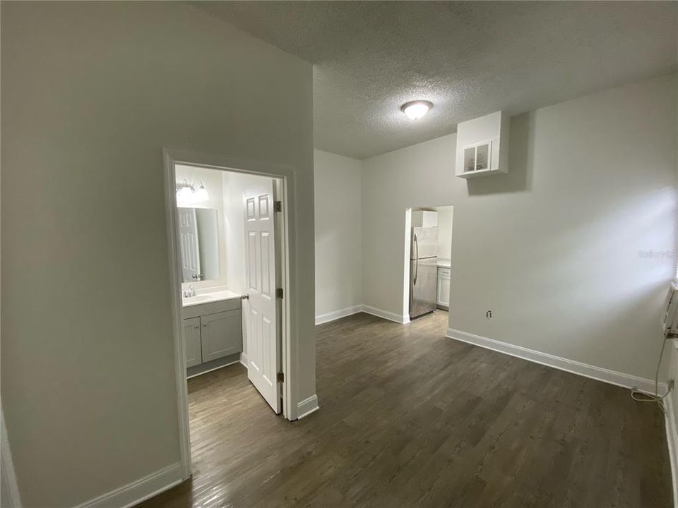 For Rent: $1,200 (1 beds, 1 baths, 500 Square Feet)