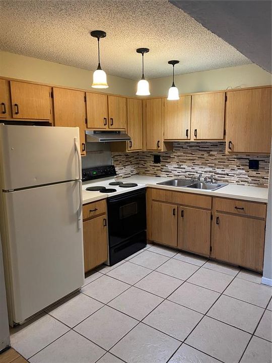 Recently Sold: $145,000 (1 beds, 1 baths, 610 Square Feet)