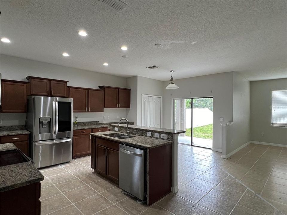 For Rent: $3,299 (5 beds, 3 baths, 3327 Square Feet)