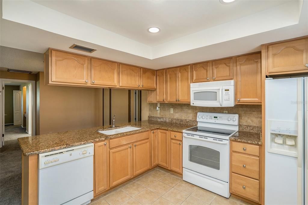 Active With Contract: $189,900 (2 beds, 2 baths, 1148 Square Feet)