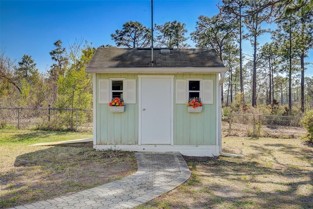 Active With Contract: $315,000 (3 beds, 2 baths, 1990 Square Feet)