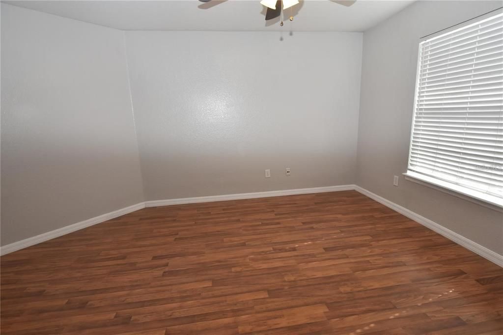 Active With Contract: $1,895 (2 beds, 2 baths, 1107 Square Feet)