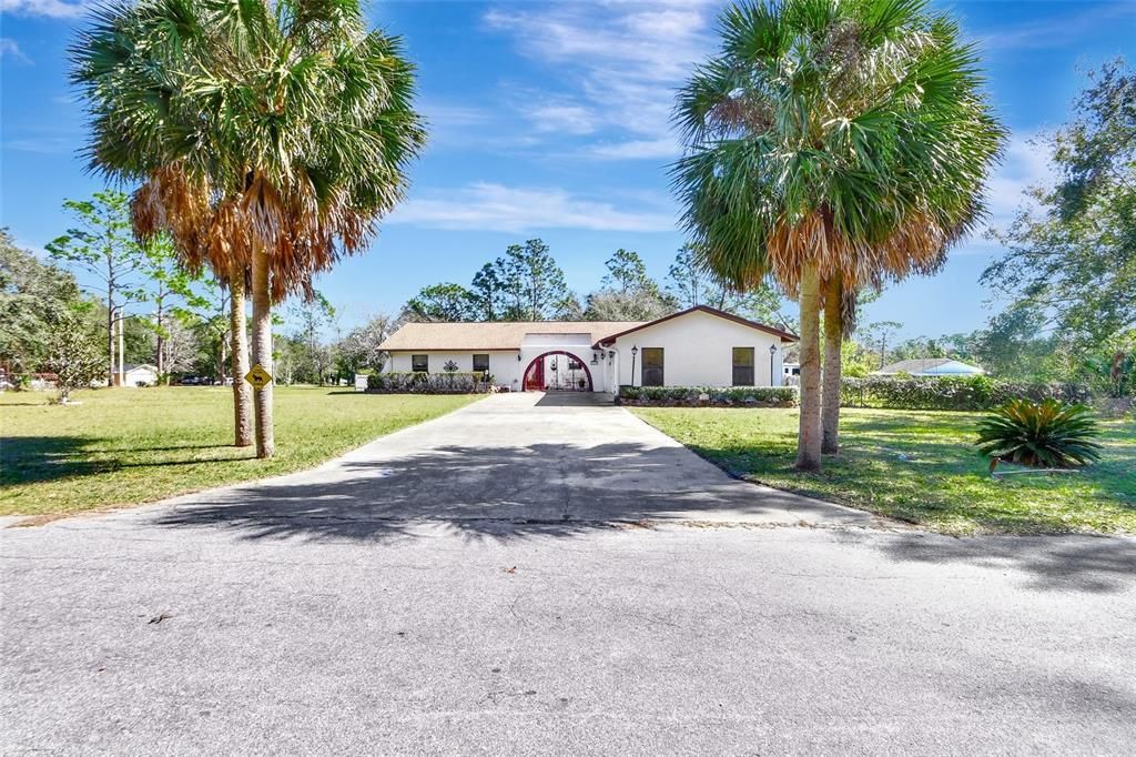 Recently Sold: $350,000 (3 beds, 2 baths, 1690 Square Feet)