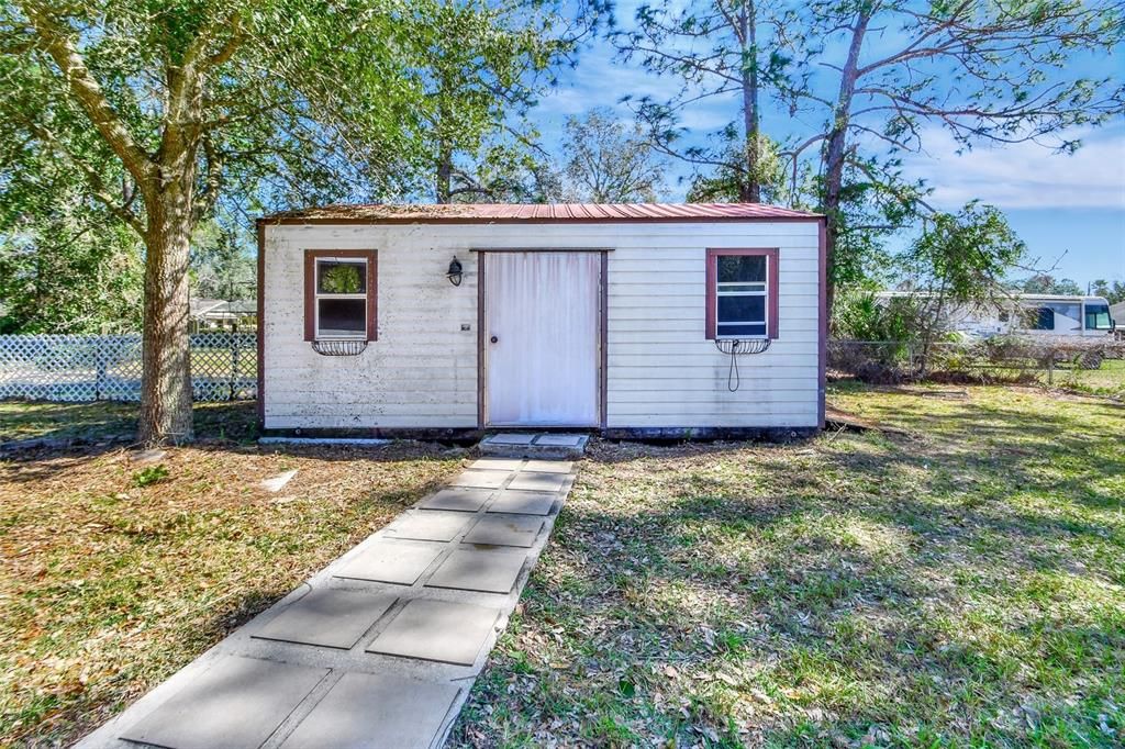 Recently Sold: $350,000 (3 beds, 2 baths, 1690 Square Feet)