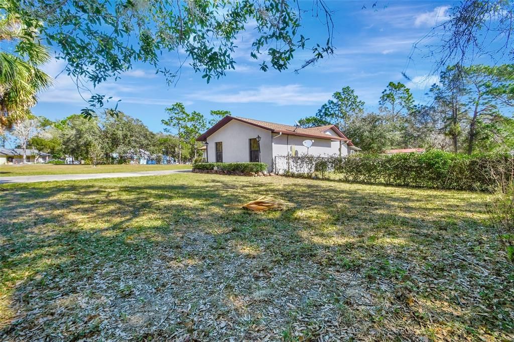 Recently Sold: $350,000 (3 beds, 2 baths, 1690 Square Feet)