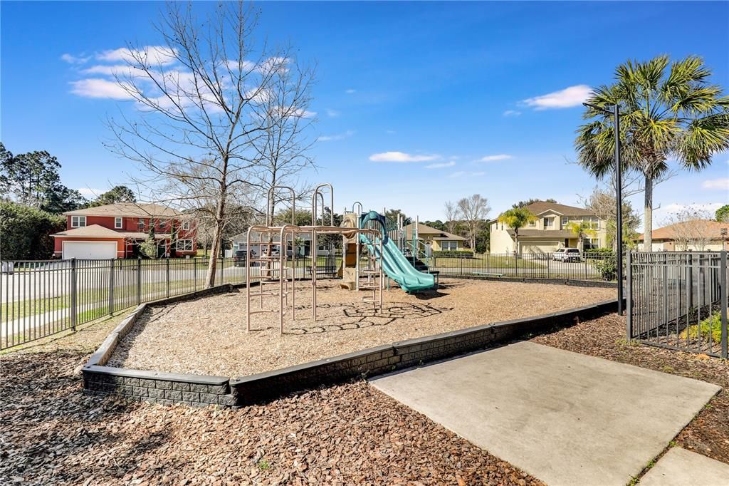For Sale: $399,900 (4 beds, 2 baths, 2291 Square Feet)