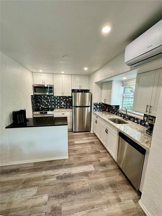 Recently Sold: $379,900 (2 beds, 1 baths, 611 Square Feet)
