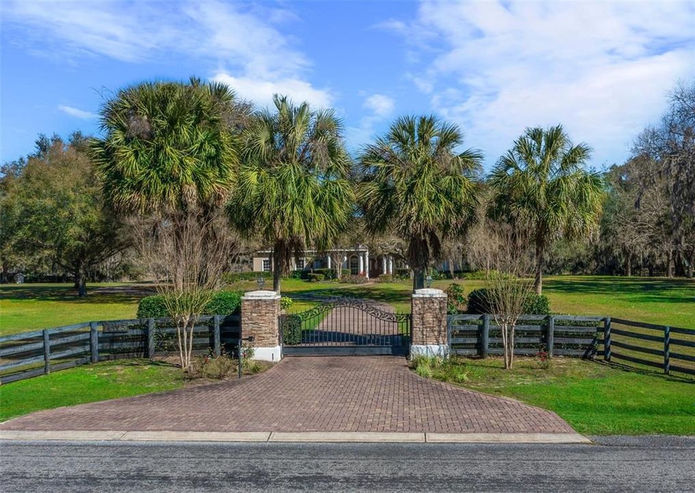 For Sale: $3,599,000 (3 beds, 3 baths, 3190 Square Feet)