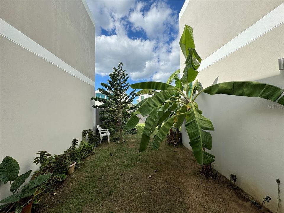 Vendido Recientemente: $725,000 (3 camas, 2 baños, 2342 Pies cuadrados)