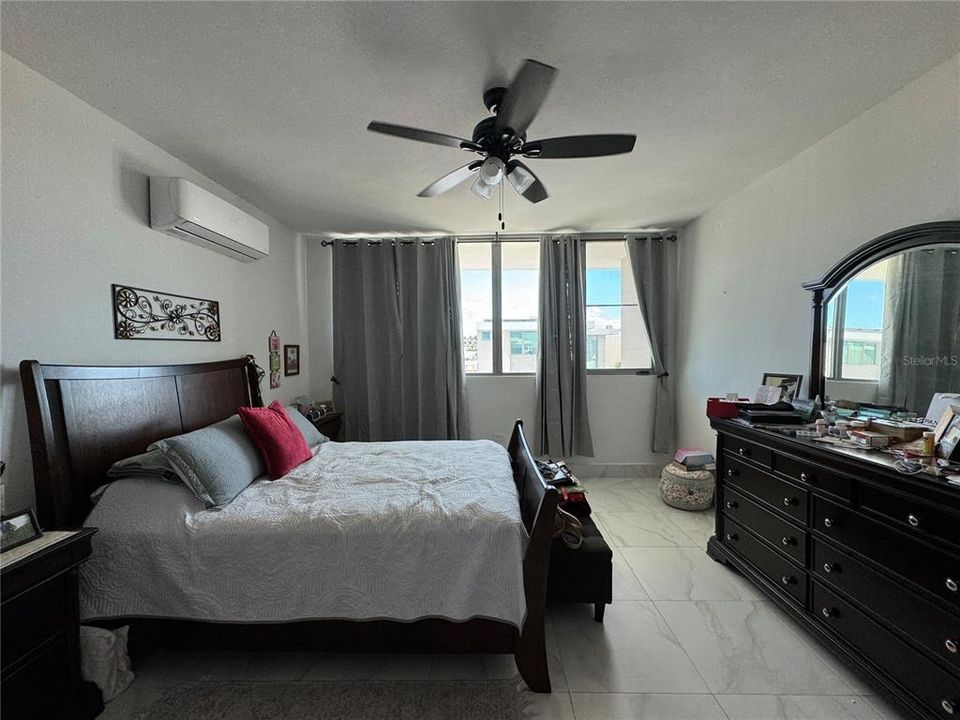 Vendido Recientemente: $725,000 (3 camas, 2 baños, 2342 Pies cuadrados)