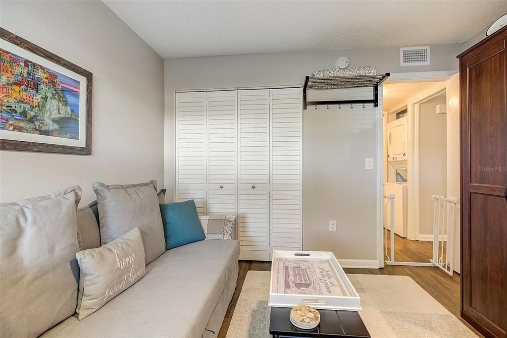 Recently Sold: $298,000 (2 beds, 2 baths, 1084 Square Feet)
