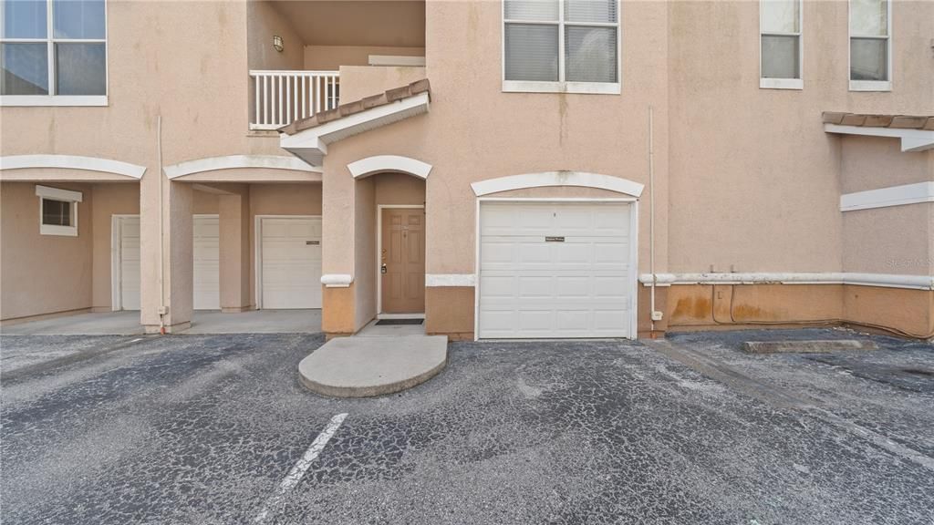 Recently Sold: $129,990 (1 beds, 1 baths, 951 Square Feet)