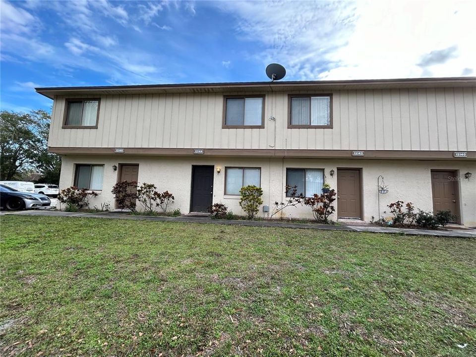 Recently Sold: $215,000 (2 beds, 2 baths, 992 Square Feet)