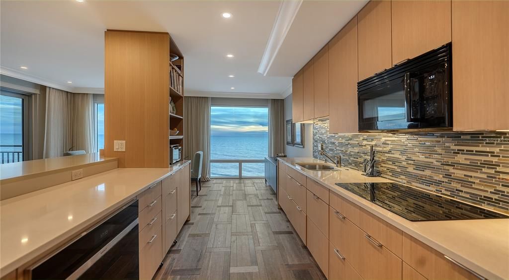 Recently Sold: $1,799,000 (2 beds, 2 baths, 1460 Square Feet)