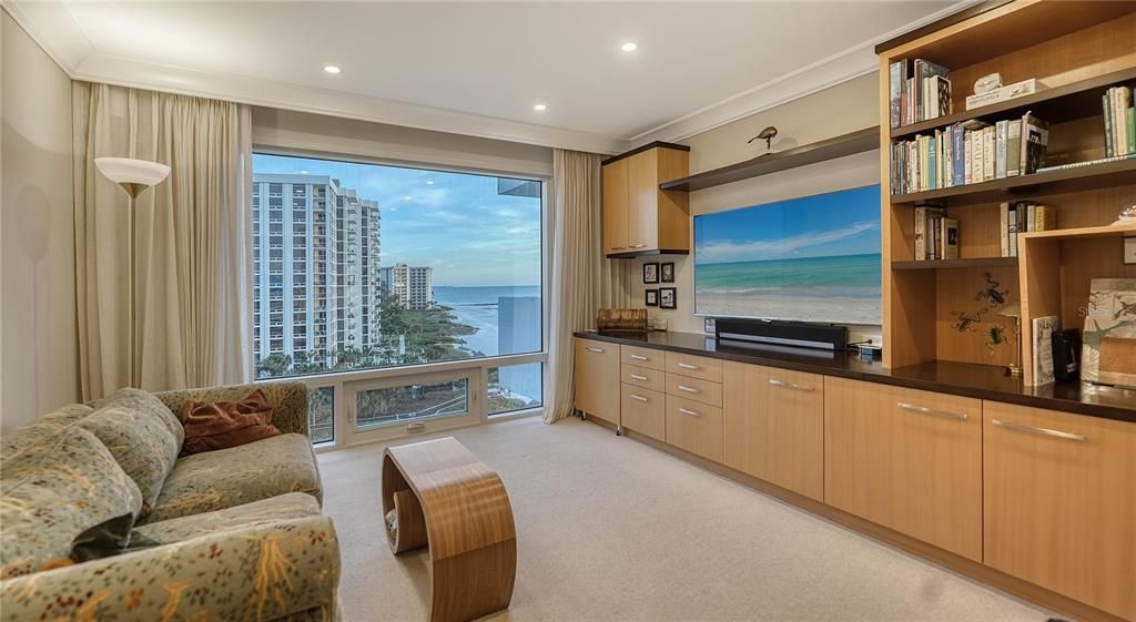 Recently Sold: $1,799,000 (2 beds, 2 baths, 1460 Square Feet)