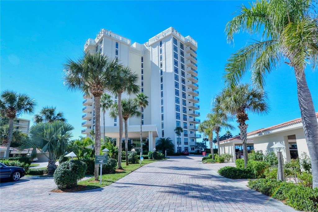 Recently Sold: $1,799,000 (2 beds, 2 baths, 1460 Square Feet)