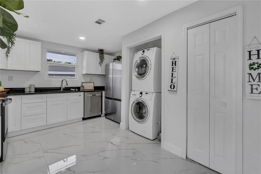 Kitchen/ laundry closet