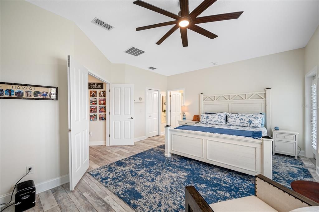Active With Contract: $487,900 (3 beds, 3 baths, 2242 Square Feet)