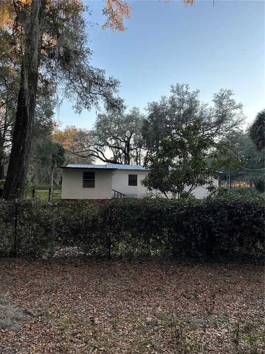 Recently Sold: $95,000 (3 beds, 2 baths, 1056 Square Feet)
