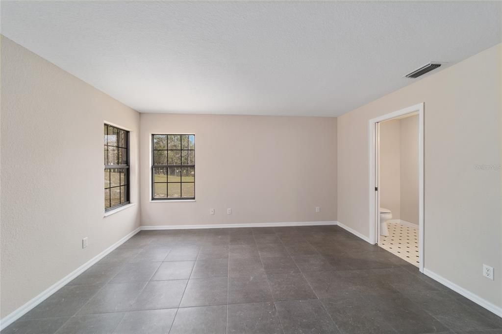 Active With Contract: $245,000 (3 beds, 2 baths, 1314 Square Feet)