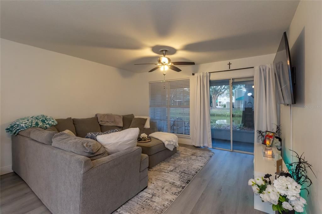 Active With Contract: $258,900 (2 beds, 2 baths, 1234 Square Feet)