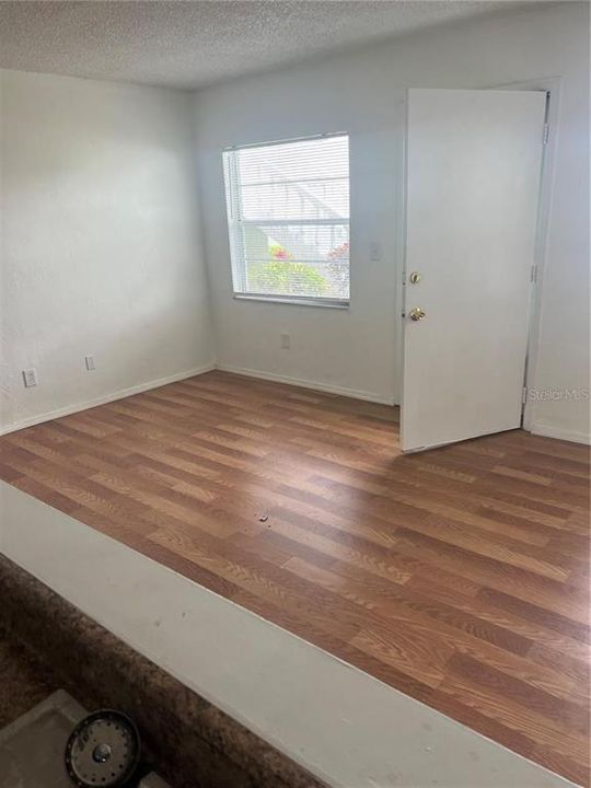 For Rent: $1,200 (1 beds, 1 baths, 565 Square Feet)