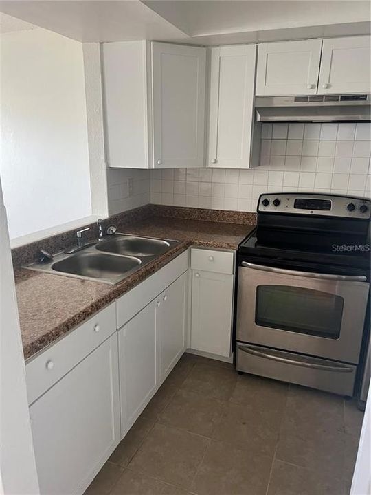 For Rent: $1,200 (1 beds, 1 baths, 565 Square Feet)