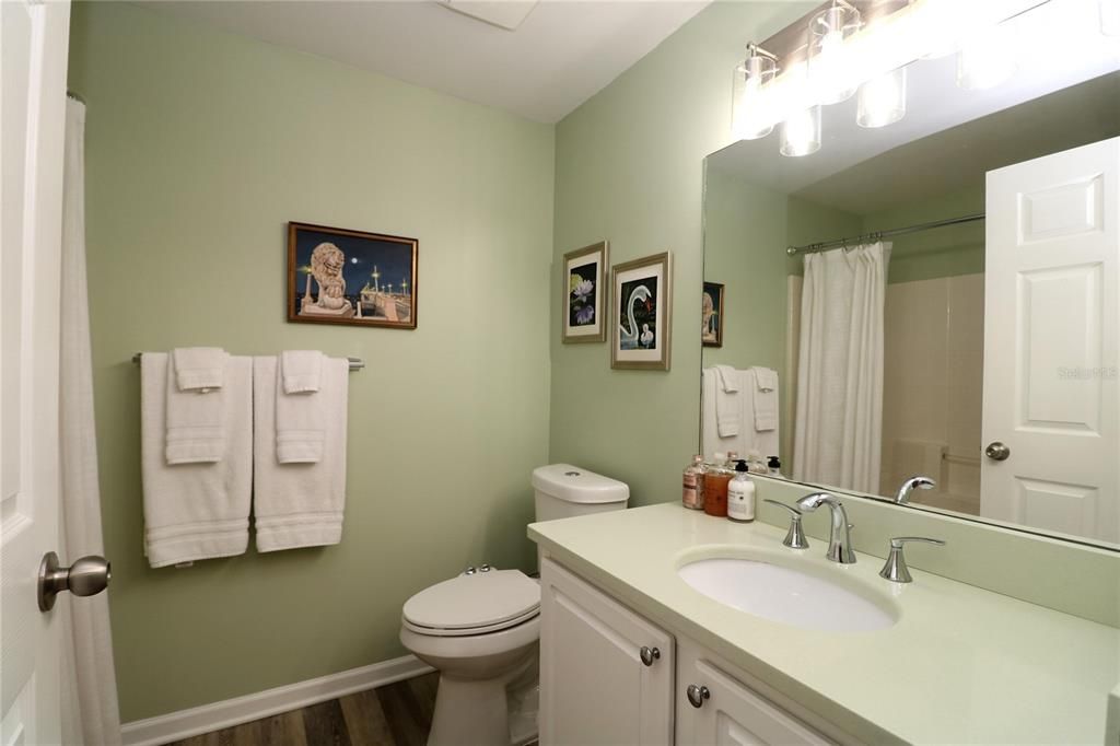最近售出: $349,900 (2 贝兹, 2 浴室, 1284 平方英尺)