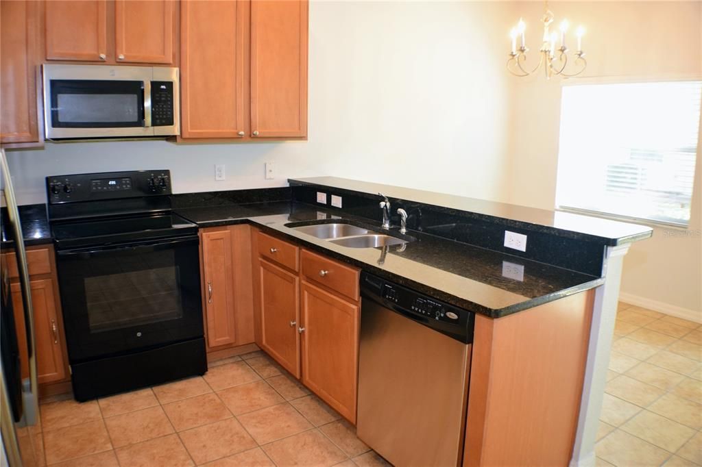 For Sale: $305,000 (2 beds, 2 baths, 1330 Square Feet)