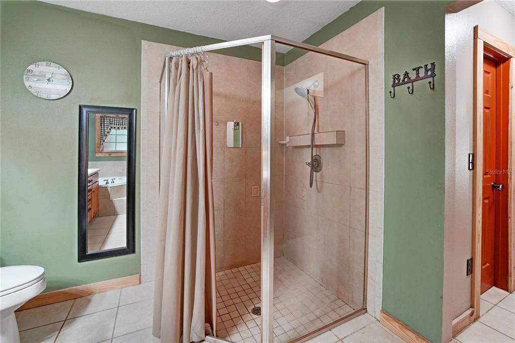 待售: $709,900 (4 贝兹, 2 浴室, 2255 平方英尺)