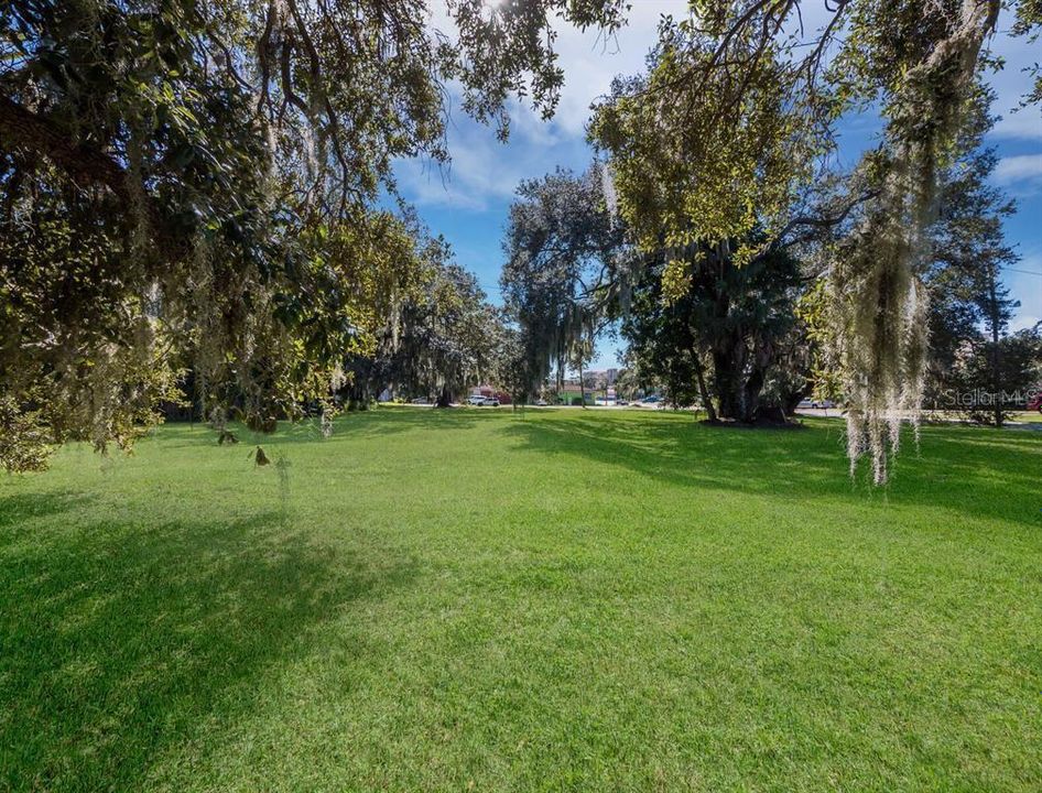 For Sale: $2,995,000 (1.07 acres)