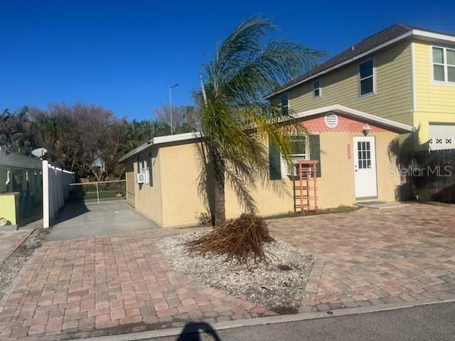 Recently Sold: $399,000 (2 beds, 0 baths, 908 Square Feet)