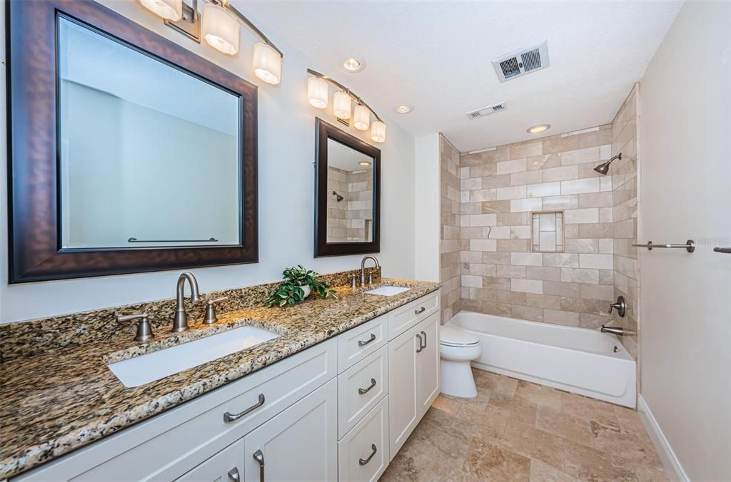 Primary bathroom w/double sink vanity!