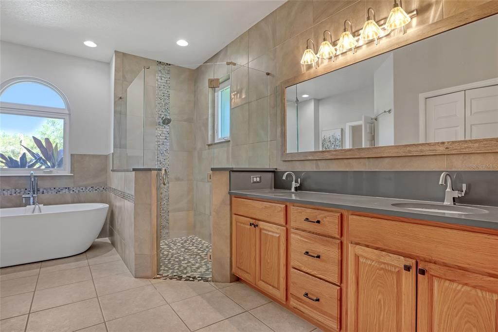 Active With Contract: $689,000 (4 beds, 3 baths, 2699 Square Feet)