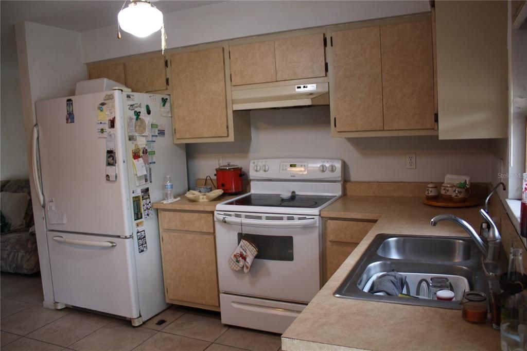 Recently Sold: $180,000 (2 beds, 1 baths, 800 Square Feet)