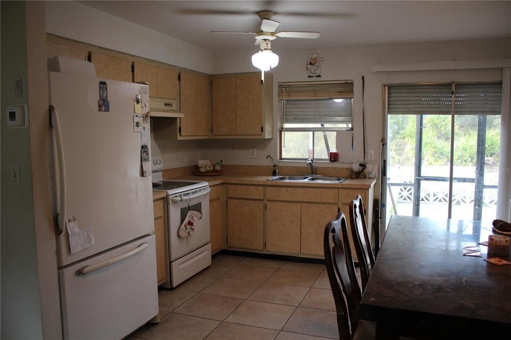 Recently Sold: $180,000 (2 beds, 1 baths, 800 Square Feet)