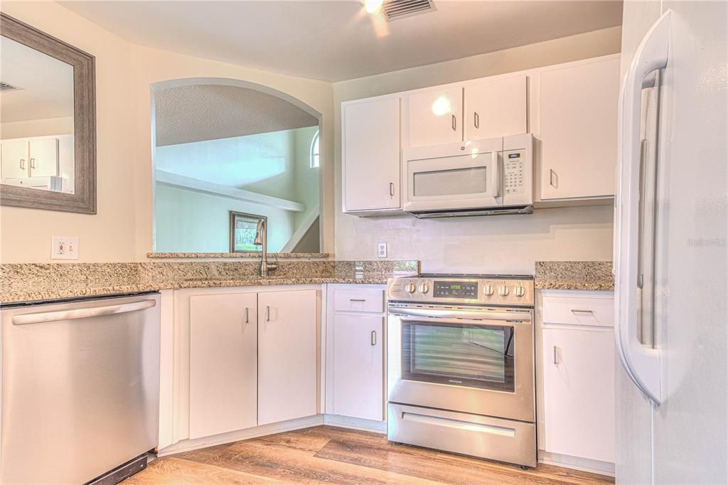 For Sale: $379,900 (2 beds, 2 baths, 1759 Square Feet)