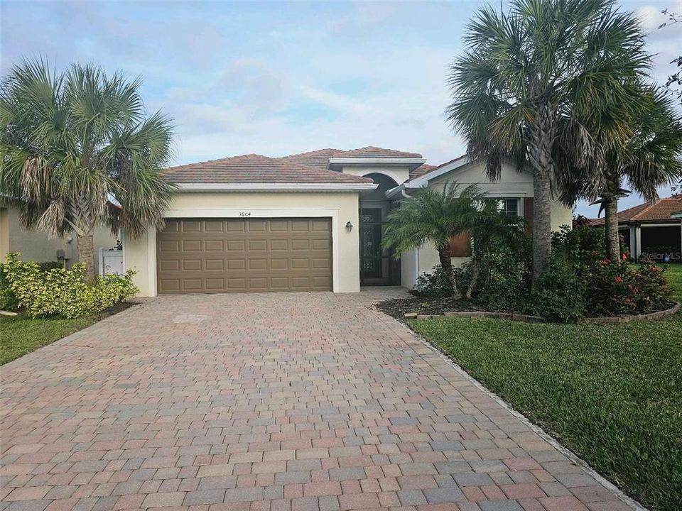 For Sale: $434,400 (4 beds, 3 baths, 2032 Square Feet)