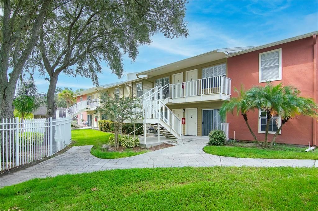Recently Sold: $140,000 (1 beds, 1 baths, 598 Square Feet)