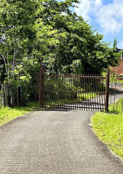 最近售出: $60,000 (2.77 acres)