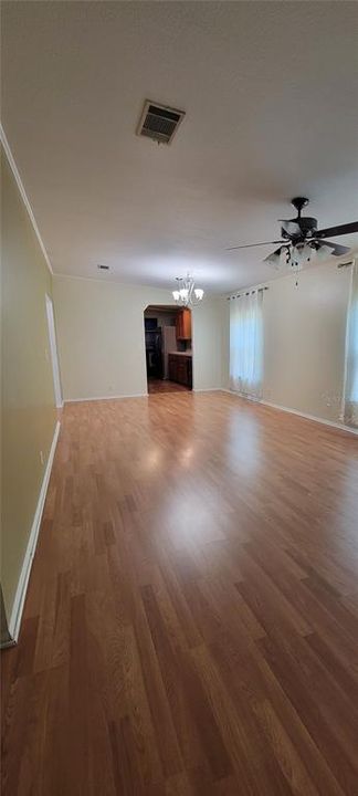 For Rent: $2,075 (4 beds, 2 baths, 1701 Square Feet)