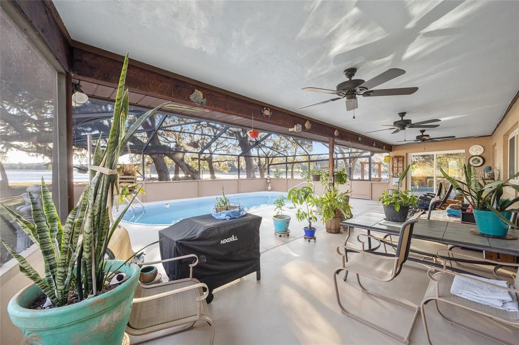 Recently Sold: $495,000 (2 beds, 2 baths, 1915 Square Feet)